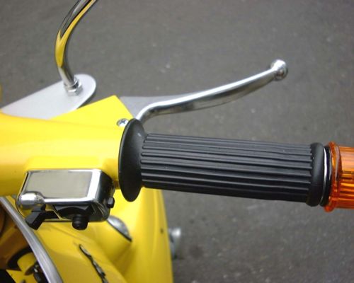 Vespa 100 throttle