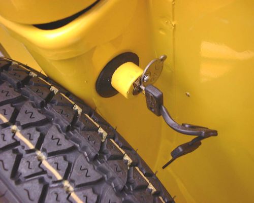 Vespa 100 steering lock