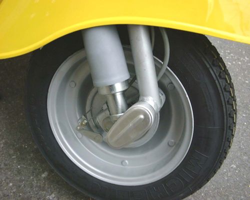 Vespa 100 front end
