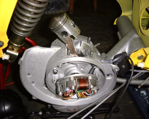 Vespa 100 engine (flywheel side)