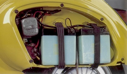 Vespa 50 Elestart batteries