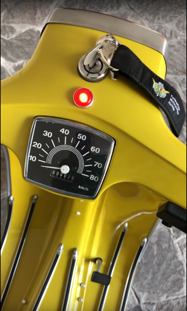 Vespa 50 Elestart keyswitch