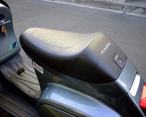 Vespa 50 HP seat