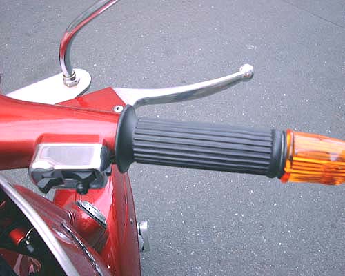 Vespa 50S throttle