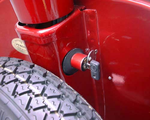 Vespa 50S steering lock