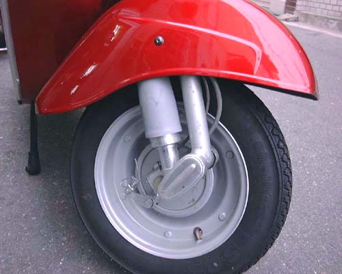 Vespa 50S front end