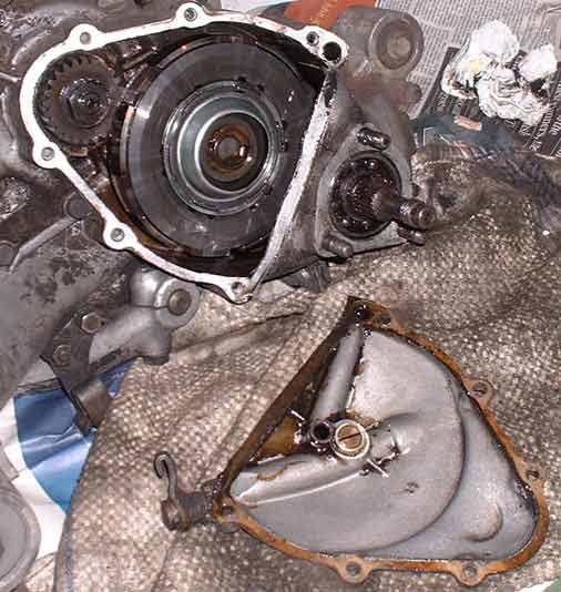 Vespa smallframe engine with wheel and clutch cover removed