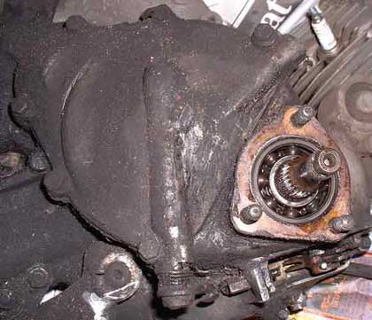 Rear axle and clutch cover of Vespa smallframe engine