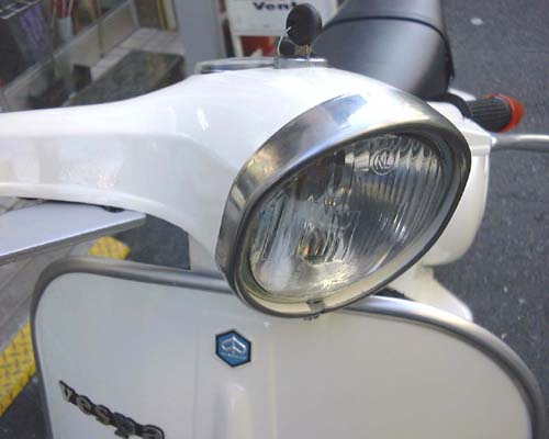 Vespa 125 ET3 headlight