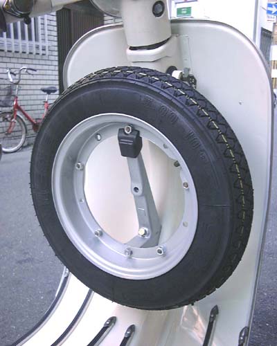 Vespa 125 ET3 spare wheel