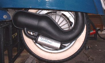Leovinci exhaust pipe on a Vespa smallframe