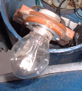 Standard headlight bulb for a Vespa smallframe
