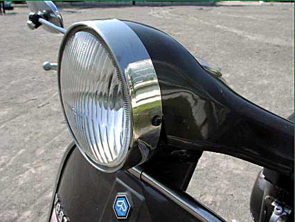 Taiwan Vespa 125 ES headlight